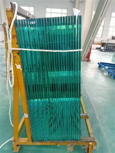 Vidro temperado com baixo teor de ferro